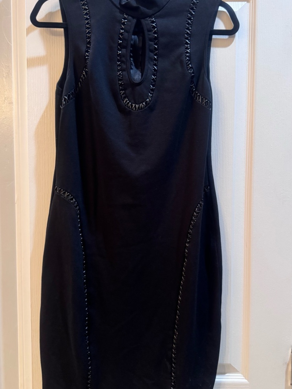 Sleeveless Black Keyhole Shift Dress